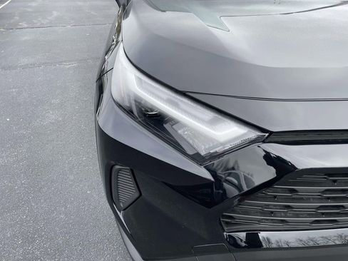 New 2025 Toyota RAV4 XLE image 18