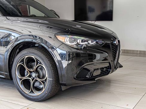 New 2025 Alfa Romeo Stelvio Sprint image 3