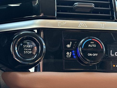 New 2026 Nissan Pathfinder Platinum AWD/4WD image 14