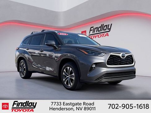Certified 2025 Toyota Highlander XLE AWD/4WD image 4