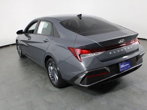 Certified 2024 Hyundai Elantra SEL FWD image 16