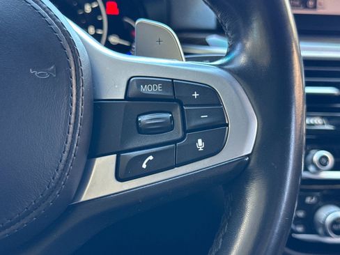 Used 2019 BMW M550i xDrive image 36