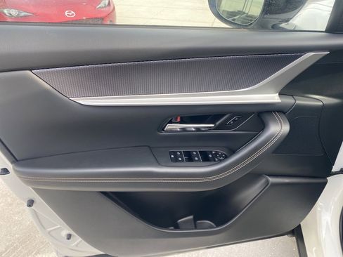 Certified 2025 MAZDA CX-70 Plug-In Hybrid w/ Premium Plus image 12