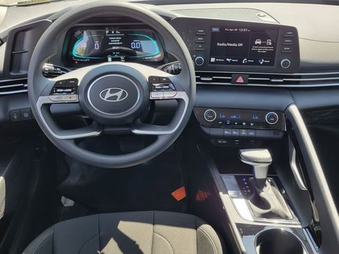 New 2026 Hyundai Elantra Hybrid FWD image 6