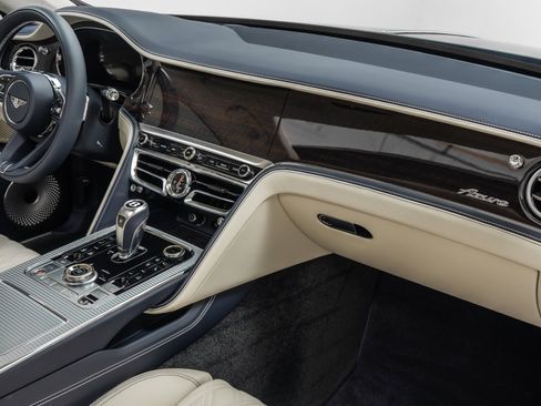 Used 2026 Bentley Flying Spur Plug-In Hybrid AWD/4WD image 14