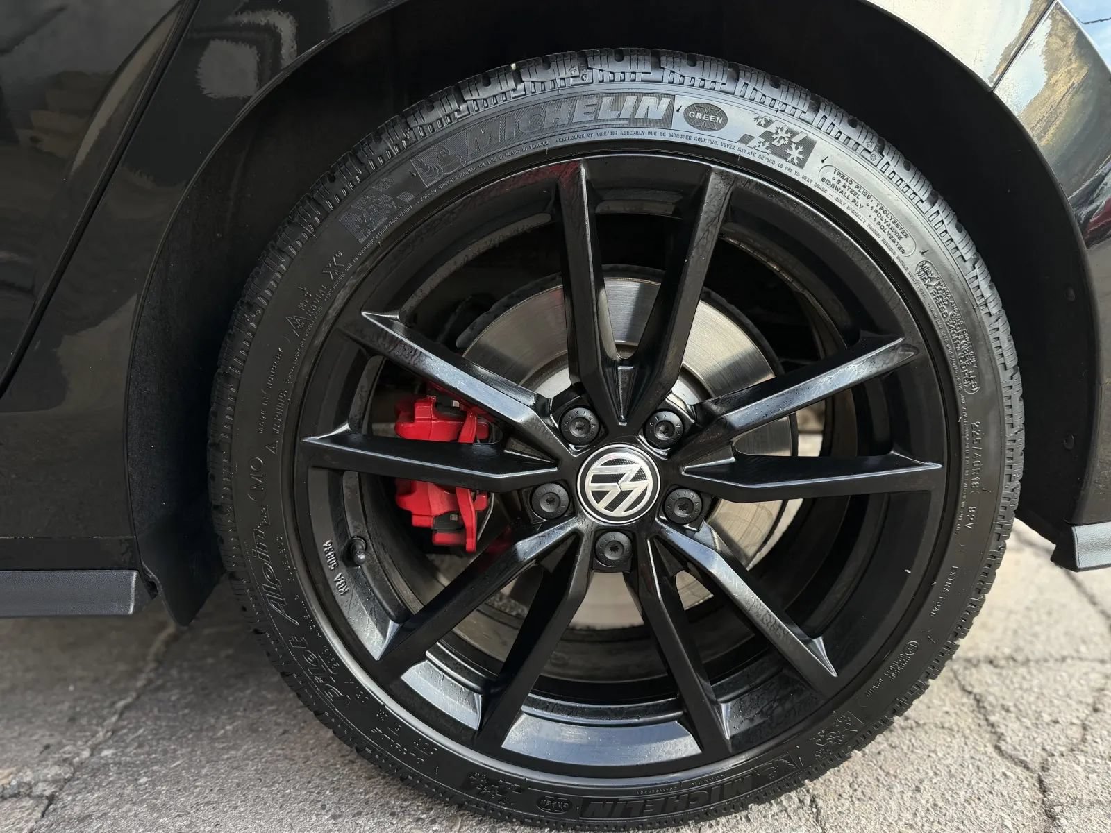 Used 2024 Volkswagen GTI SE FWD image 42