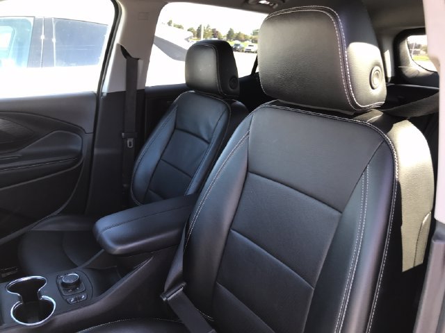 Certified 2024 GMC Terrain SLT FWD image 28