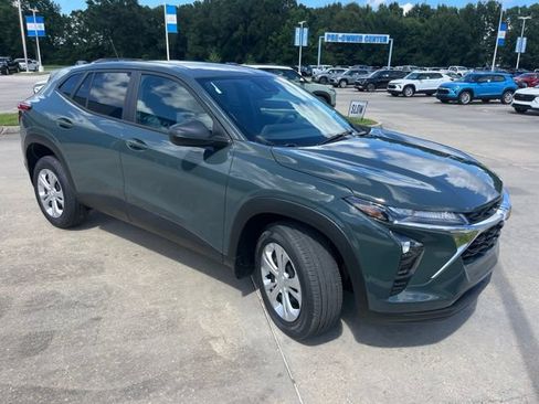 New 2026 Chevrolet Trax LS FWD image 9