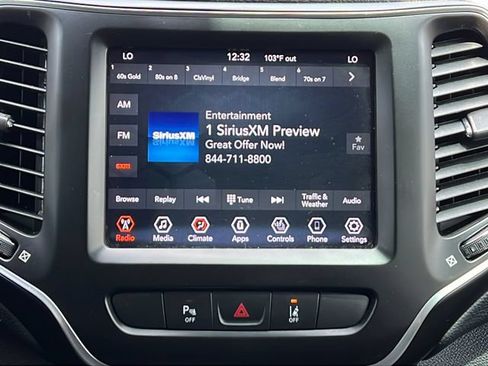 Used 2021 Jeep Cherokee Latitude Lux w/ Comfort/Convenience Group AWD/4WD image 14