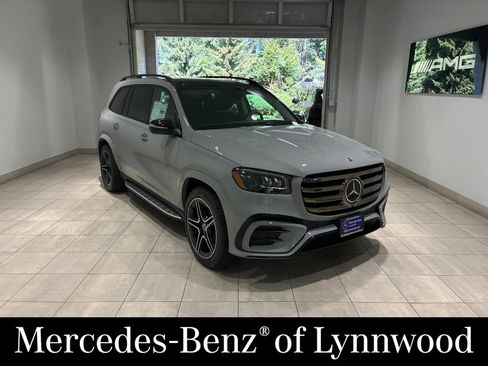 New 2026 Mercedes-Benz GLS 450 4MATIC image 1