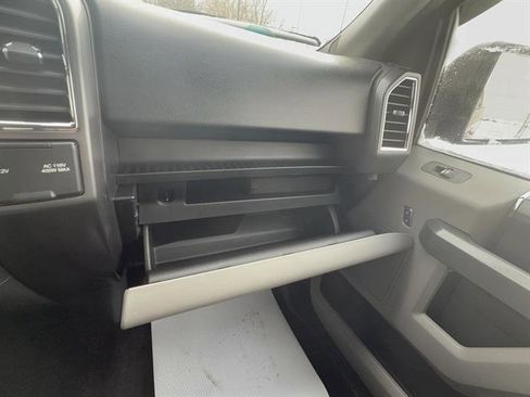 Used 2016 Ford F150 XLT w/ Equipment Group 302A Luxury image 19