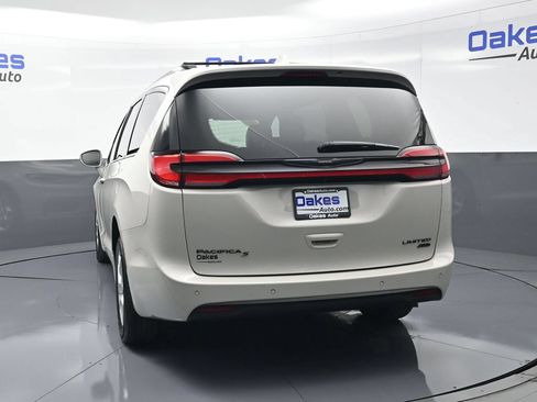 Used 2021 Chrysler Pacifica Limited w/ S Appearance Package AWD/4WD image 7