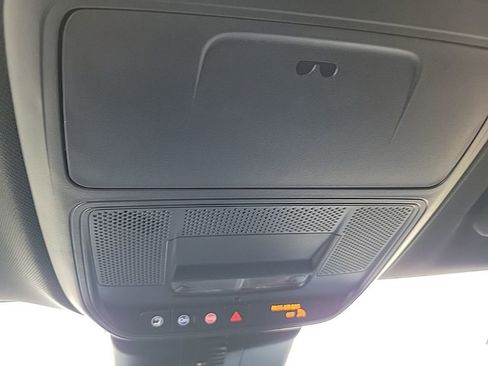 Used 2025 Buick Enclave Preferred image 12