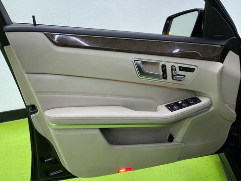 Used 2014 Mercedes-Benz E 350 Sedan image 15