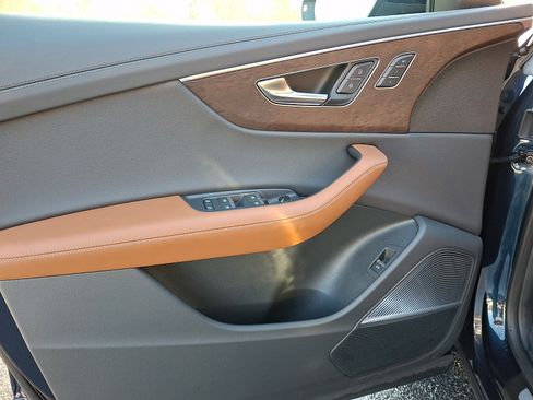 Used 2025 Audi Q8 Prestige w/ Prestige Package image 13