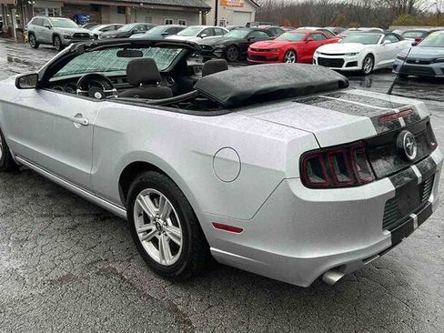 Used 2013 Ford Mustang Convertible image 26