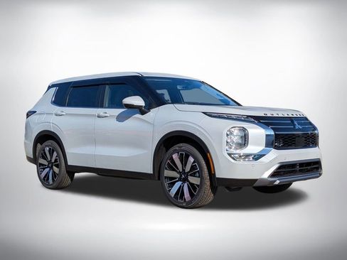 New 2026 Mitsubishi Outlander SE image 2