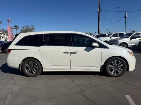 Used 2015 Honda Odyssey Touring image 2