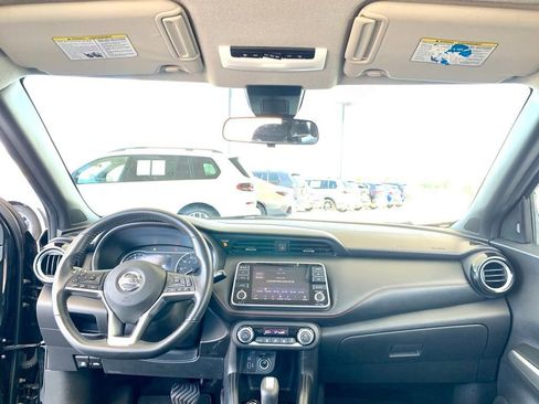 Used 2020 Nissan Kicks SR image 14