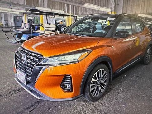 Certified 2023 Nissan Kicks SR w/ SR Premium Package FWD image 3