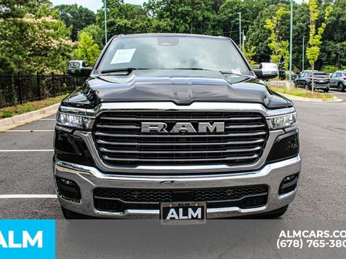 Used 2025 RAM 1500 Laramie AWD/4WD image 9