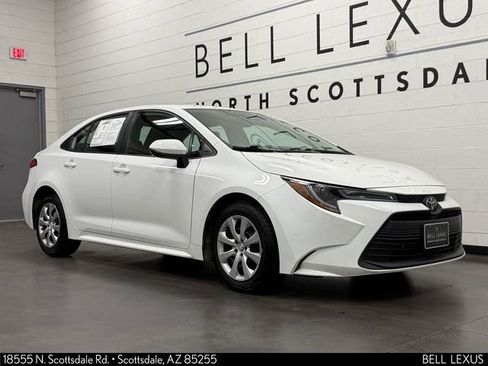 Used 2023 Toyota Corolla LE FWD image 2