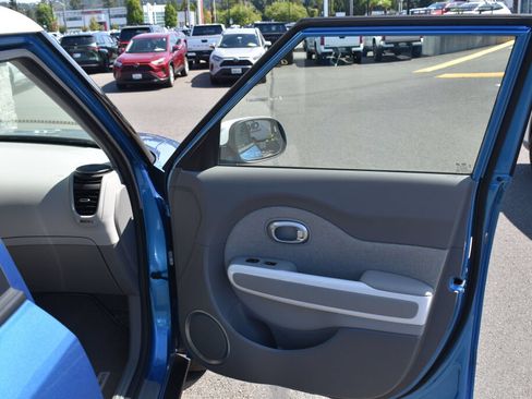 Used 2017 Kia Soul EV FWD image 24