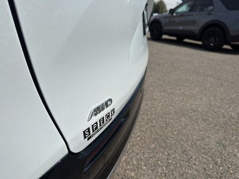 Used 2023 Toyota Sienna Platinum AWD/4WD image 10