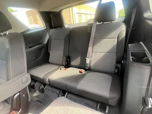 Used 2021 Chevrolet Traverse LT AWD/4WD image 11