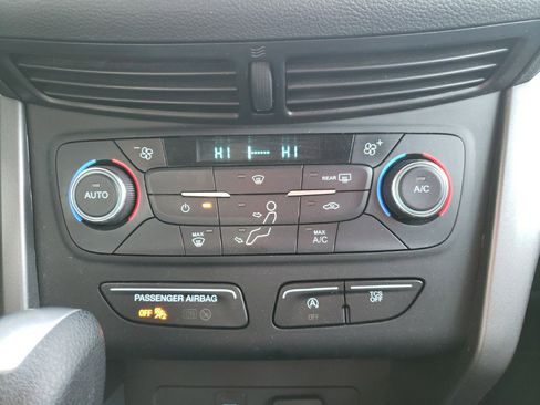 Used 2017 Ford Escape SE image 25