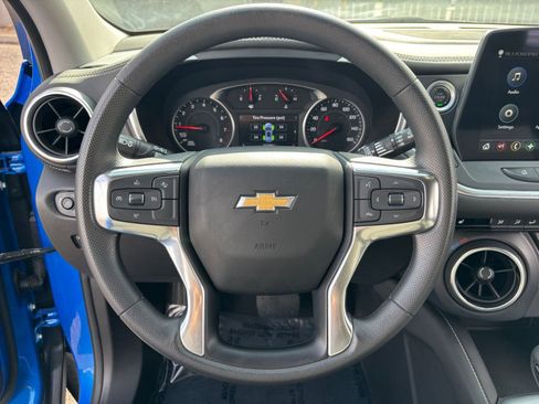 Used 2025 Chevrolet Blazer LT image 30