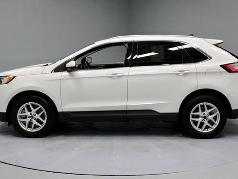 Certified 2023 Ford Edge SEL w/ Convenience Package AWD/4WD image 9