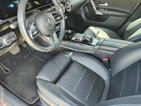 Used 2020 Mercedes-Benz CLA 250 image 5