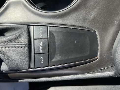 Used 2023 Toyota Camry SE FWD image 29