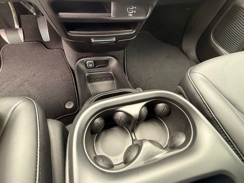 New 2026 Chrysler Pacifica Select image 16