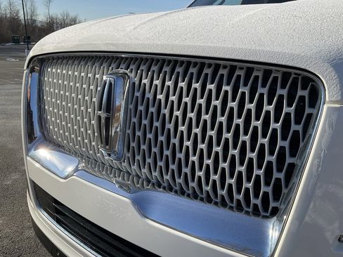 Used 2024 Lincoln Navigator L Reserve image 19