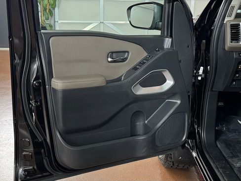 Used 2022 Nissan Frontier SV w/ Technology Package image 15