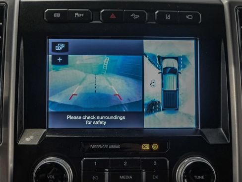 Used 2019 Ford F250 Platinum w/ Platinum Ultimate Package AWD/4WD image 21