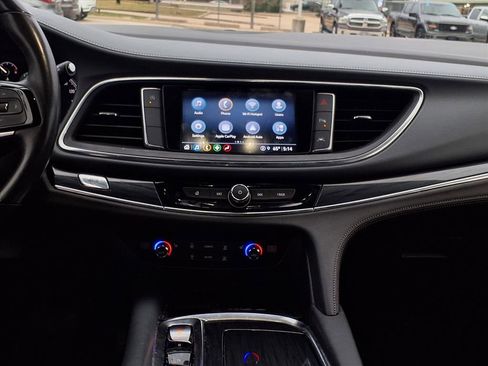 Used 2023 Buick Enclave Essence w/ Sport Touring Edition image 15