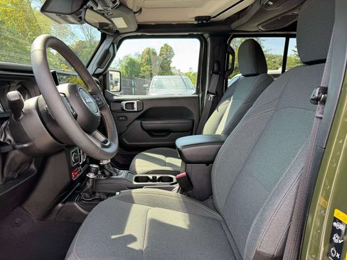Used 2024 Jeep Wrangler Unlimited AWD/4WD image 13