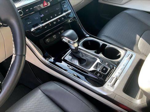Used 2024 Kia Carnival SX Prestige FWD image 15
