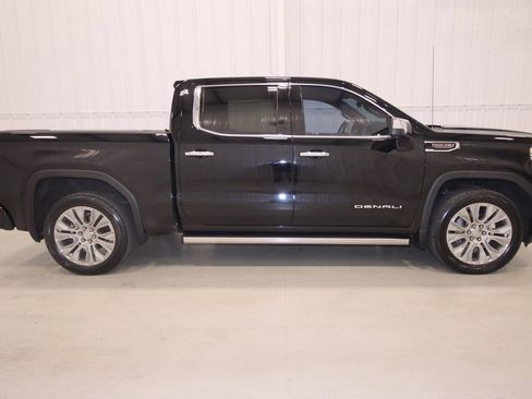 Used 2022 GMC Sierra 1500 Denali w/ Denali Reserve Package image 2