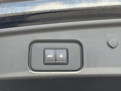 Certified 2025 Nissan Pathfinder SV AWD/4WD image 24