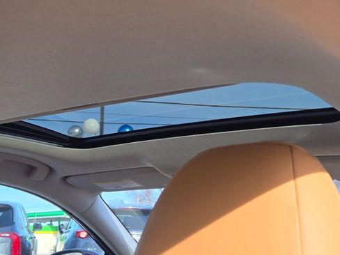 Used 2025 Nissan Sentra SV w/ SV Premium Package image 15