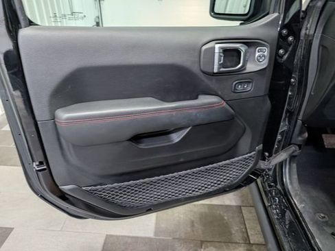 Used 2022 Jeep Gladiator Rubicon w/ Cold Weather Group AWD/4WD image 13