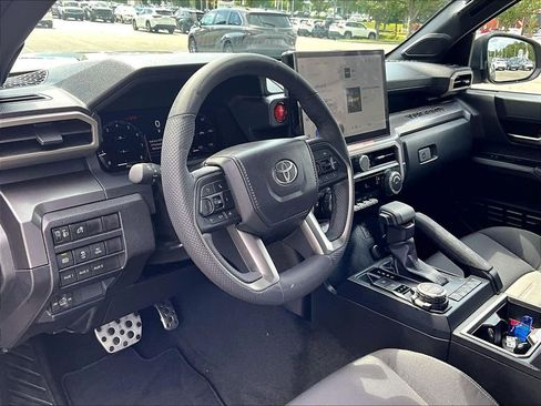 Used 2026 Toyota Tacoma TRD Sport w/ TRD Sport Upgrade Package AWD/4WD image 8
