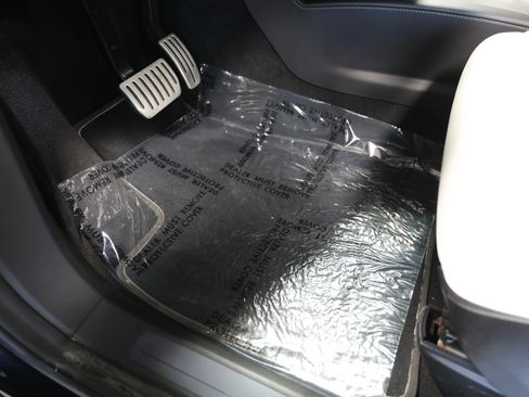 Used 2018 Tesla Model X P100D image 26