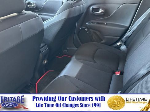 Used 2018 Jeep Renegade Altitude image 12