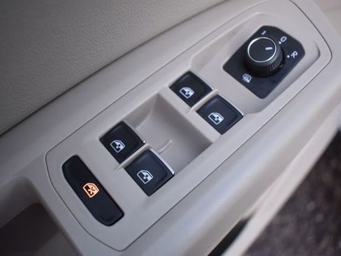 Used 2019 Volkswagen Atlas SE w/ Towing Package AWD/4WD image 22
