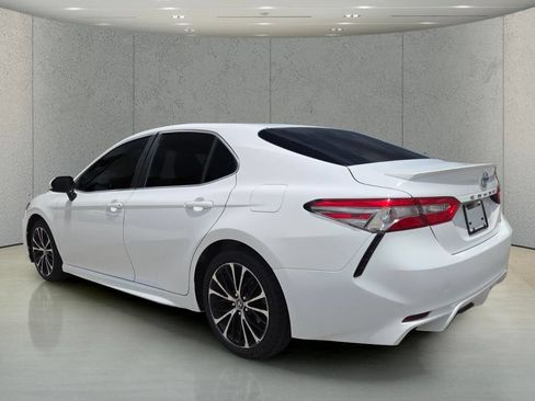 Used 2018 Toyota Camry SE FWD image 7